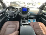 Toyota Land Cruiser VXR 2021